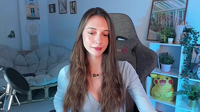 Snapshot of AveAngela chatting on January 8, 6:31 pm AveAngela online show from January 8, 6:31 pm