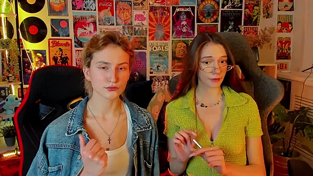 Snapshot of AveAngela chatting on January 10, 11:18 pm AveAngela online show from January 10, 11:18 pm