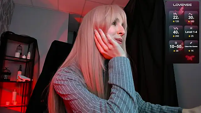 LuxRayi online show from October 21, 9:15 pm