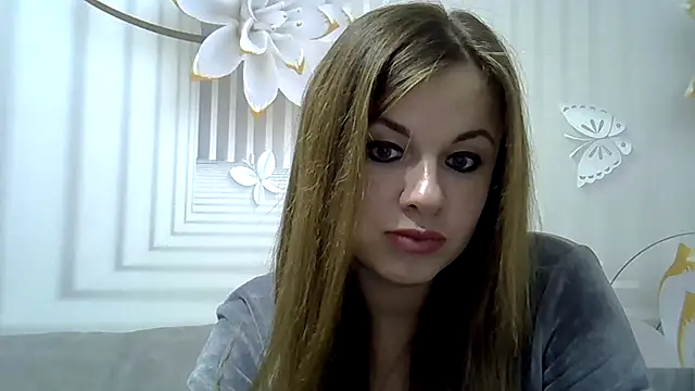 Snapshot of TinaFun4u chatting on December 1, 8:31 pm TinaFun4u online show from December 1, 8:31 pm