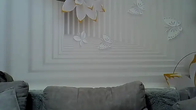 Snapshot of TinaFun4u chatting on December 10, 12:39 am TinaFun4u online show from December 10, 12:39 am