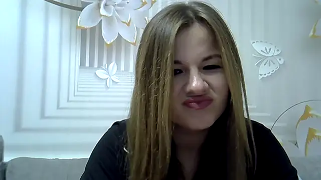 Snapshot of TinaFun4u chatting on December 11, 9:34 pm TinaFun4u online show from December 11, 9:34 pm