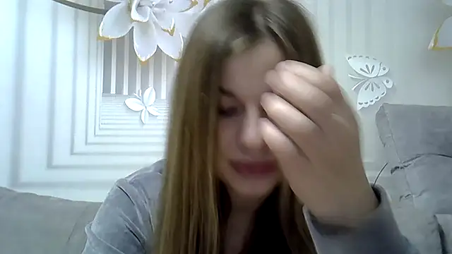 Snapshot of TinaFun4u chatting on December 15, 1:35 am TinaFun4u online show from December 15, 1:35 am