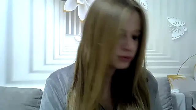 Snapshot of TinaFun4u chatting on December 20, 9:28 pm TinaFun4u online show from December 20, 9:28 pm