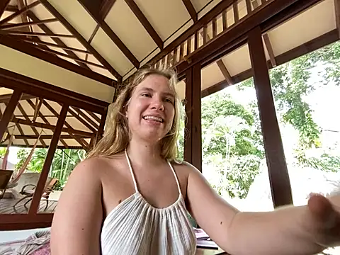 fluffy bunnyxxx online show from February 10, 4:41 am