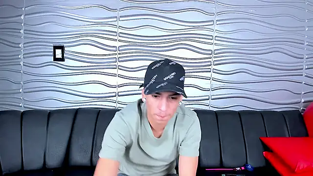Snapshot of SeductionXlive chatting on February 3, 1:41 am SeductionXlive online show from February 3, 1:41 am