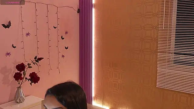 Snapshot of Bella19_ chatting on October 21, 9:15 pm Bella19 online show from October 21, 9:15 pm