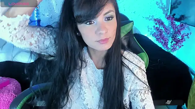 Snapshot of elissa_iris chatting on June 4, 2:17 am elissa iris online show from June 4, 2:17 am