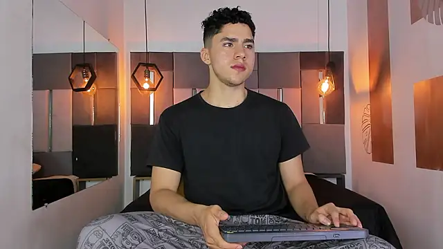 LiamNovak online show from February 15, 12:58 pm