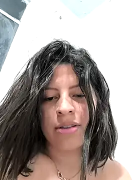 Snapshot of ShyVibes_ chatting on January 22, 5:05 am ShyVibes online show from January 22, 5:05 am