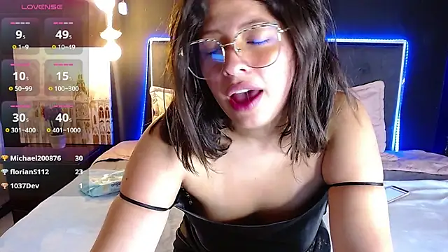 Snapshot of ShyVibes_ chatting on January 29, 10:01 pm ShyVibes online show from January 29, 10:01 pm