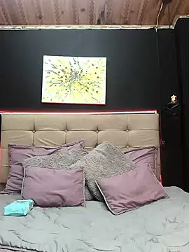 Snapshot of ShyVibes_ chatting on February 6, 12:43 am ShyVibes online show from February 6, 12:43 am