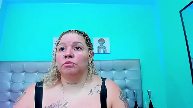 selena castillo online show from February 7, 1:15 am