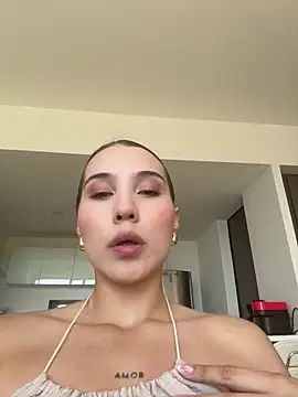 Snapshot of SophieRaily_ chatting on October 29, 7:04 pm SophieRaily online show from October 29, 7:04 pm