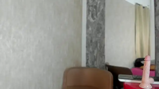 Snapshot of Violetrousse chatting on February 22, 10:20 pm Violetrousse online show from February 22, 10:20 pm