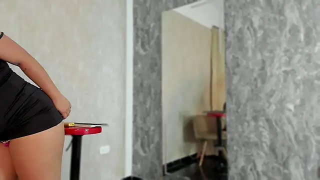 Snapshot of Violetrousse chatting on March 7, 6:54 pm Violetrousse online show from March 7, 6:54 pm