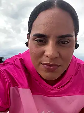 Snapshot of Violetrousse chatting on November 3, 7:26 pm Violetrousse online show from November 3, 7:26 pm