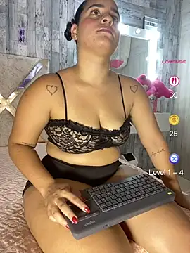Violetrousse online show from May 3, 7:20 pm