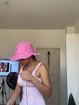 Mia petite01 online show from March 9, 5:28 pm