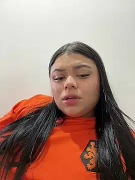 alissonfernandez  online show from January 25, 1:30 pm