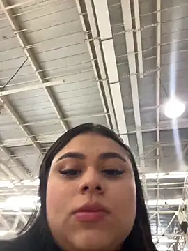 alissonfernandez  online show from January 29, 2:21 pm