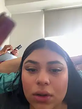 alissonfernandez  online show from February 1, 2:13 pm