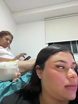 alissonfernandez  online show from February 2, 1:34 am