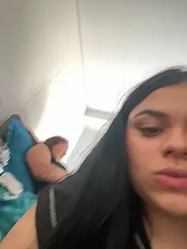 alissonfernandez  online show from February 2, 9:02 pm