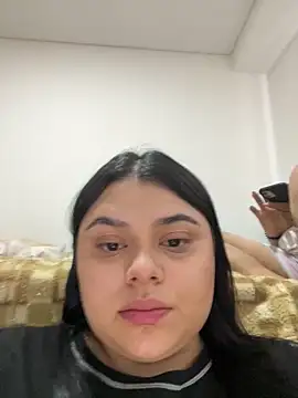 alissonfernandez  online show from February 21, 8:05 pm