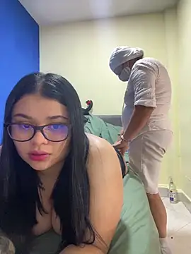 alissonfernandez  online show from October 12, 4:11 am