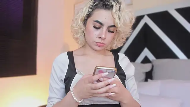 Snapshot of marian_pinzon chatting on November 12, 1:28 am marian pinzon online show from November 12, 1:28 am