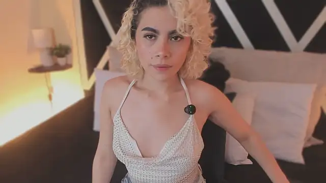 Snapshot of marian_pinzon chatting on November 18, 2:39 am marian pinzon online show from November 18, 2:39 am