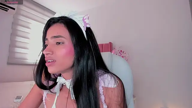 Snapshot of Ninamirley chatting on December 13, 2:16 pm Ninamirley online show from December 13, 2:16 pm