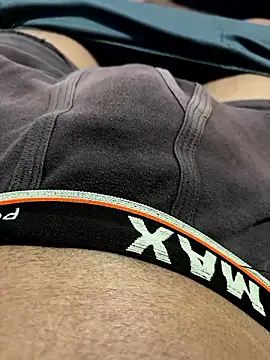 Snapshot of Desiboy___21 chatting on December 1, 4:40 pm Desiboy 21 online show from December 1, 4:40 pm