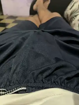 Snapshot of Desiboy___21 chatting on December 12, 5:04 pm Desiboy 21 online show from December 12, 5:04 pm