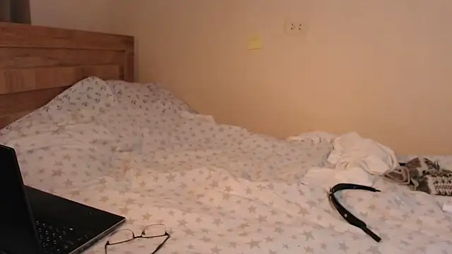 ShineMax18 online show from December 1, 9:37 pm