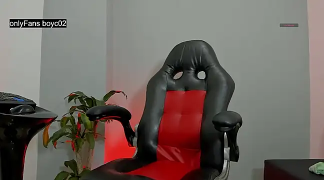 Snapshot of boyc022_ chatting on December 24, 3:27 am boyc022 online show from December 24, 3:27 am