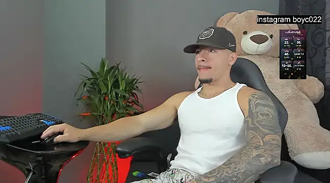 Snapshot of boyc022_ chatting on February 17, 12:48 pm boyc022 online show from February 17, 12:48 pm