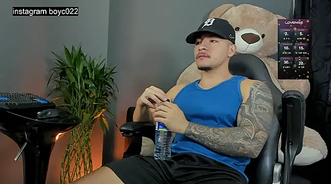 Snapshot of boyc022_ chatting on February 25, 11:44 pm boyc022 online show from February 25, 11:44 pm