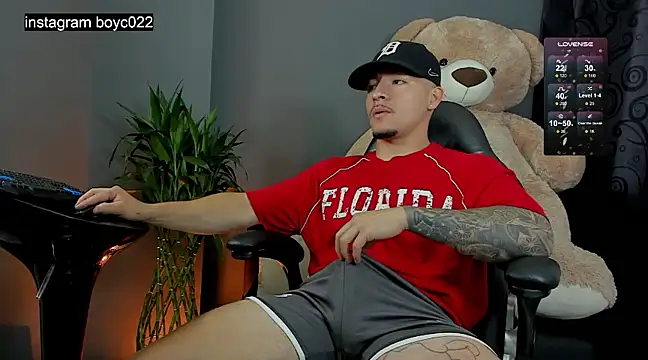 Snapshot of boyc022_ chatting on March 6, 10:26 pm boyc022 online show from March 6, 10:26 pm