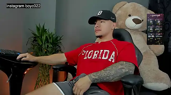 Snapshot of boyc022_ chatting on March 8, 12:30 pm boyc022 online show from March 8, 12:30 pm