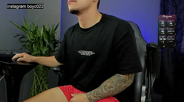 Snapshot of boyc022_ chatting on March 21, 12:17 pm boyc022 online show from March 21, 12:17 pm