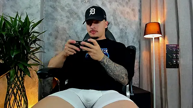 Snapshot of boyc022_ chatting on November 28, 12:35 am boyc022 online show from November 28, 12:35 am