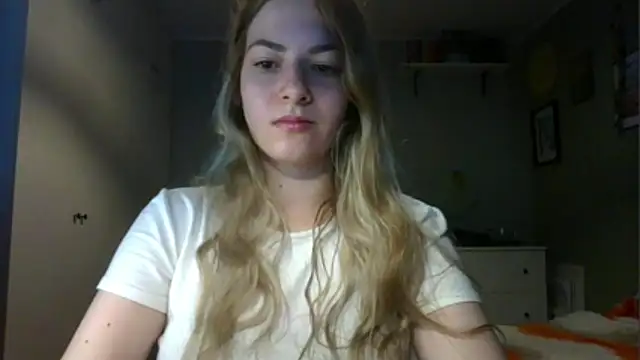 Snapshot of ROSIEx_sweet chatting on October 31, 8:15 am ROSIEx sweet online show from October 31, 8:15 am