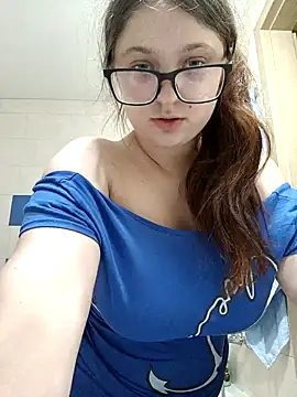 kila lo online show from January 17, 7:16 pm