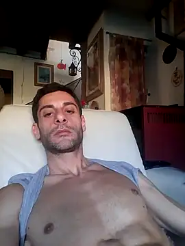 Snapshot of MrTamburine22 chatting on December 2, 2:52 pm MrTamburine22 online show from December 2, 2:52 pm