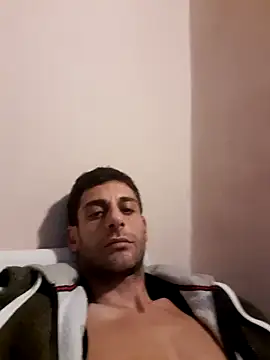 Snapshot of MrTamburine22 chatting on December 8, 2:19 pm MrTamburine22 online show from December 8, 2:19 pm