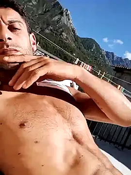 Snapshot of MrTamburine22 chatting on October 7, 11:18 am MrTamburine22 online show from October 7, 11:18 am