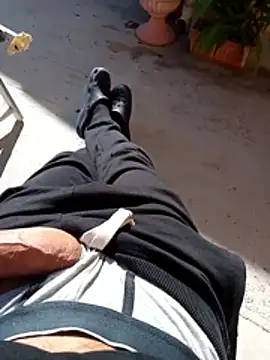 Snapshot of MrTamburine22 chatting on October 24, 12:23 pm MrTamburine22 online show from October 24, 12:23 pm