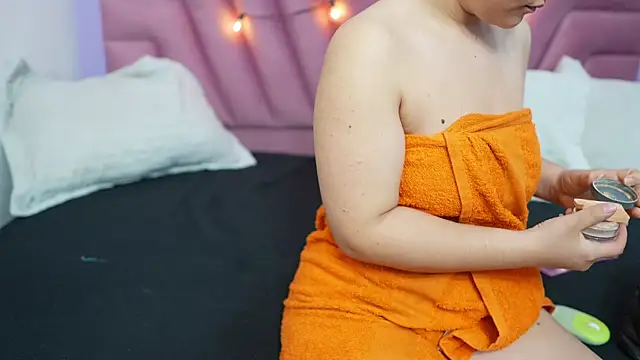 hornybarelylegalgirl online show from June 26, 12:09 pm